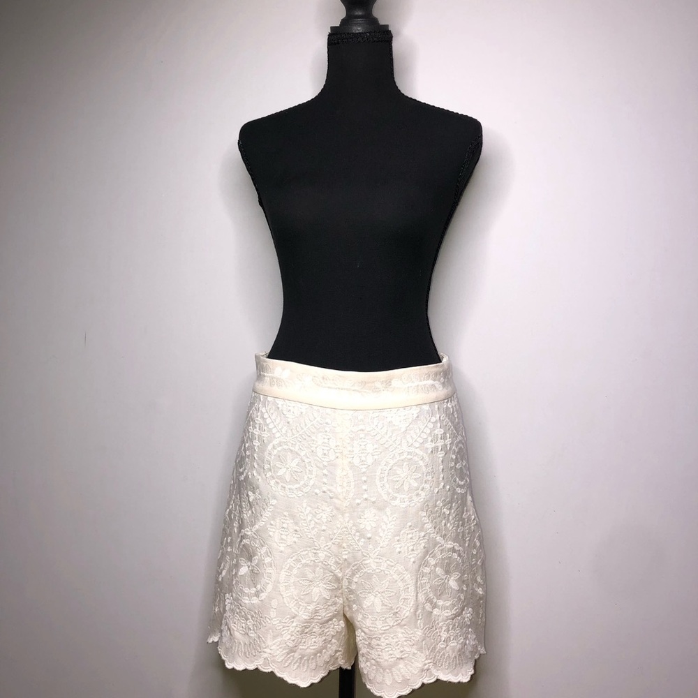 Zara Cream White Lace Medium Shorts